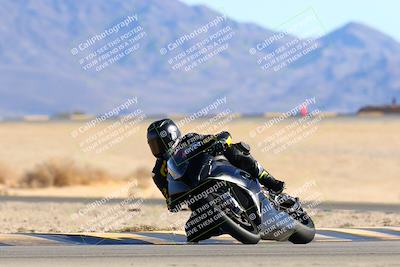 media/Jan-08-2022-SoCal Trackdays (Sat) [[1ec2777125]]/Turn 4 (1145am)/